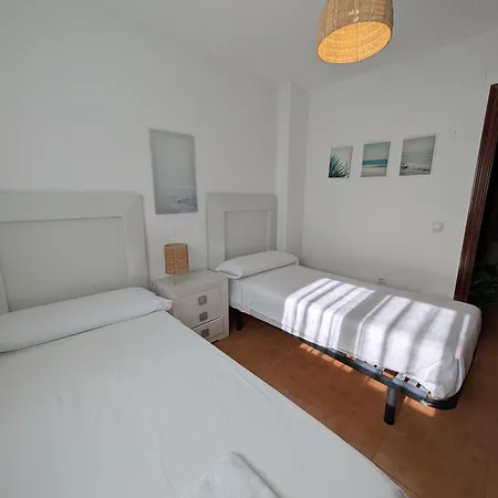 Livingtarifa Happy Apartman *